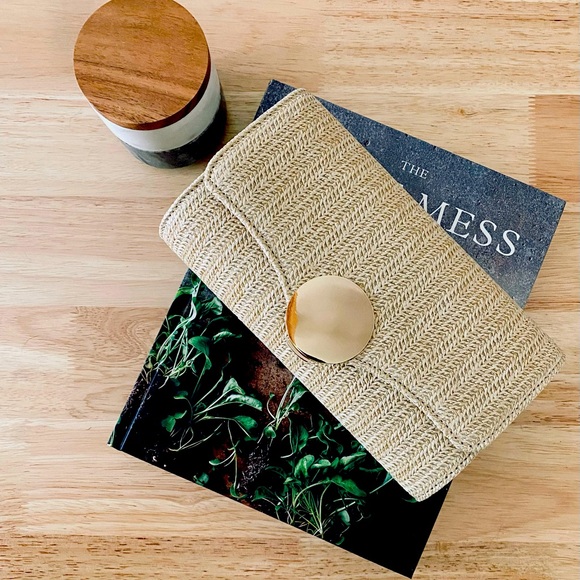 Handbags - Natural Straw Woven Clutch